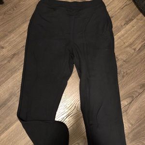 Lululemon cropped pants